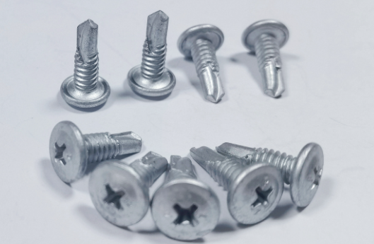 自切螺丝用多大的钻头*好