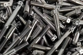 钛螺丝断了怎么取出