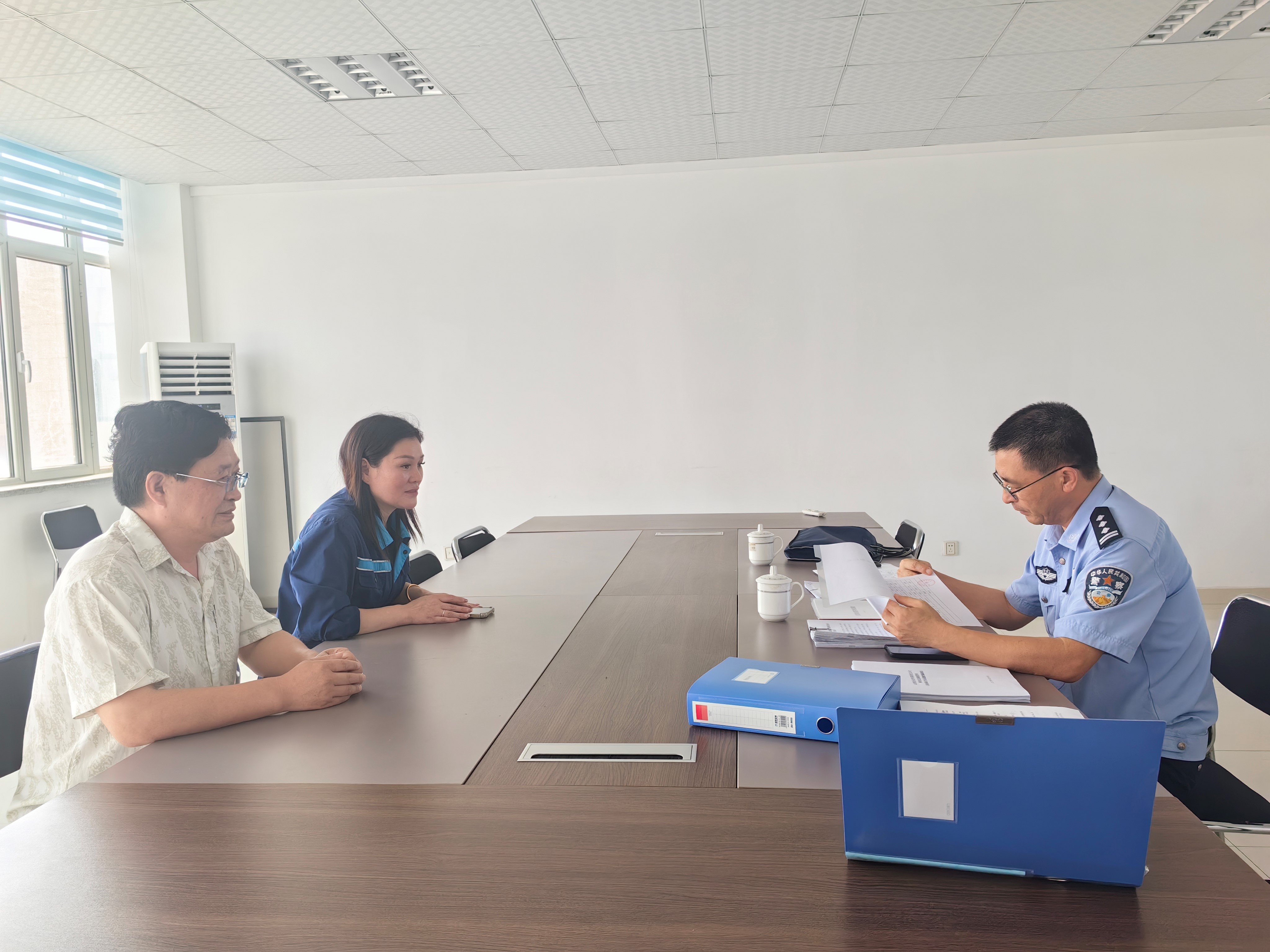 严守安全底线，筑牢管理防线 公安局领导莅临我公司检查易制毒化学品管理工作