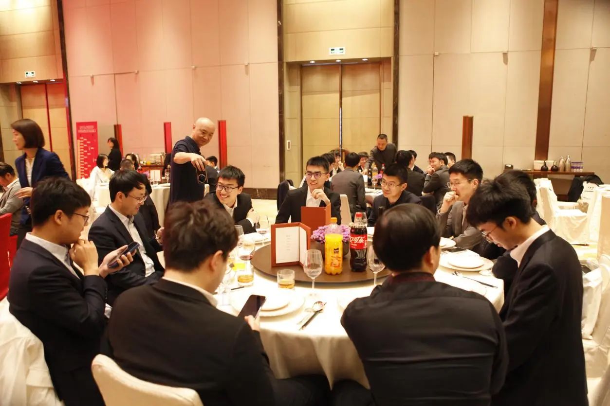 倡棋杯时隔六年北京盛大开幕，首轮比赛六位世界冠军对撼