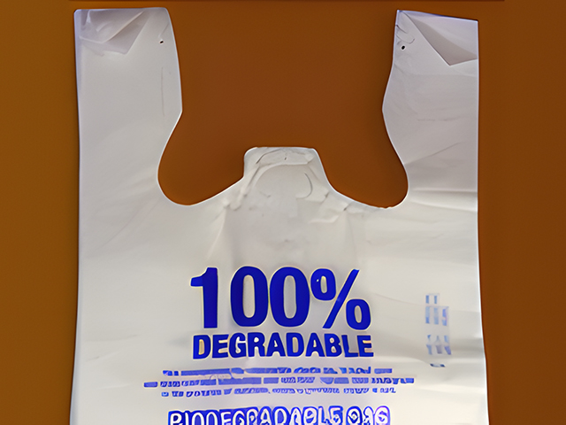 Oxo-degradable and fully bio-degradable packing film and bag