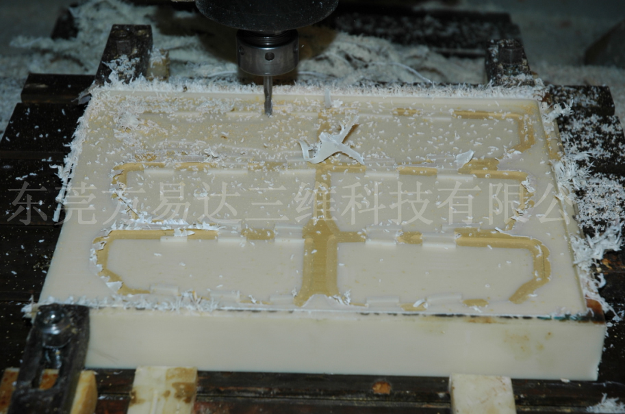 CNC  ABS模型 加工中……