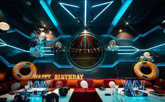 佛山金沙洲好莱坞酒吧