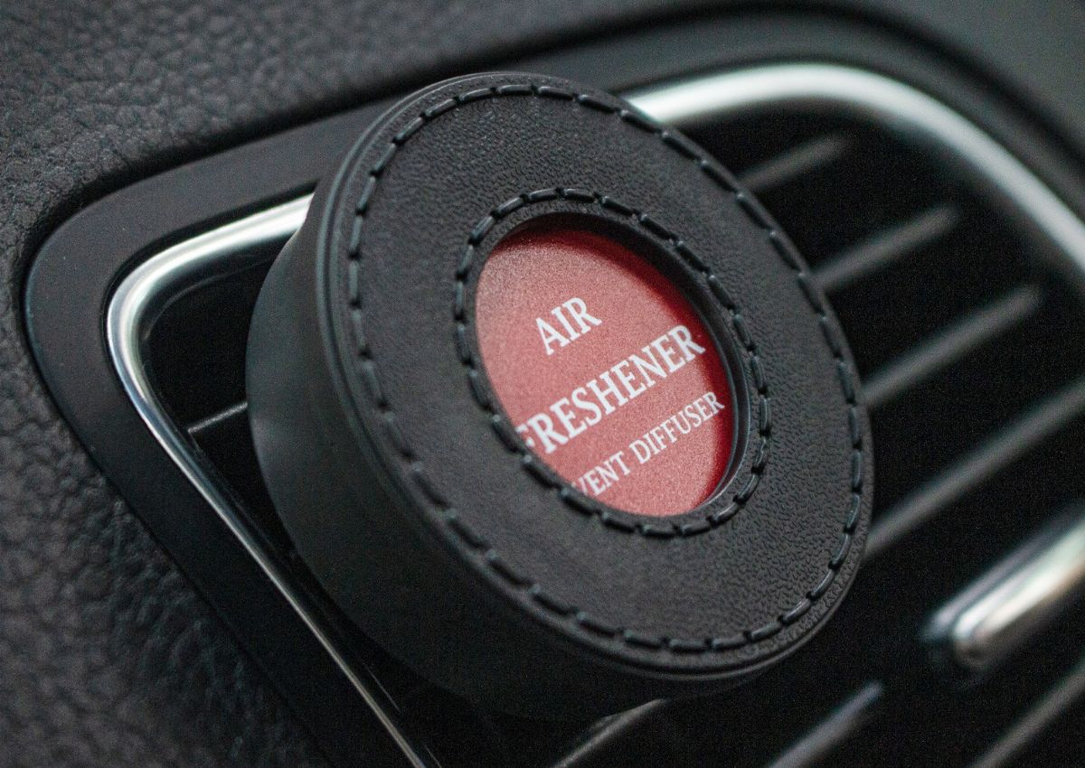 Car/Fan Vent Clip Plastic Air Freshener Diffuser - 121C