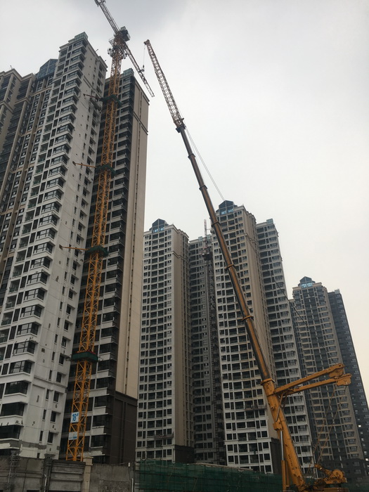 500噸融創(chuàng)文旅城拆除塔吊