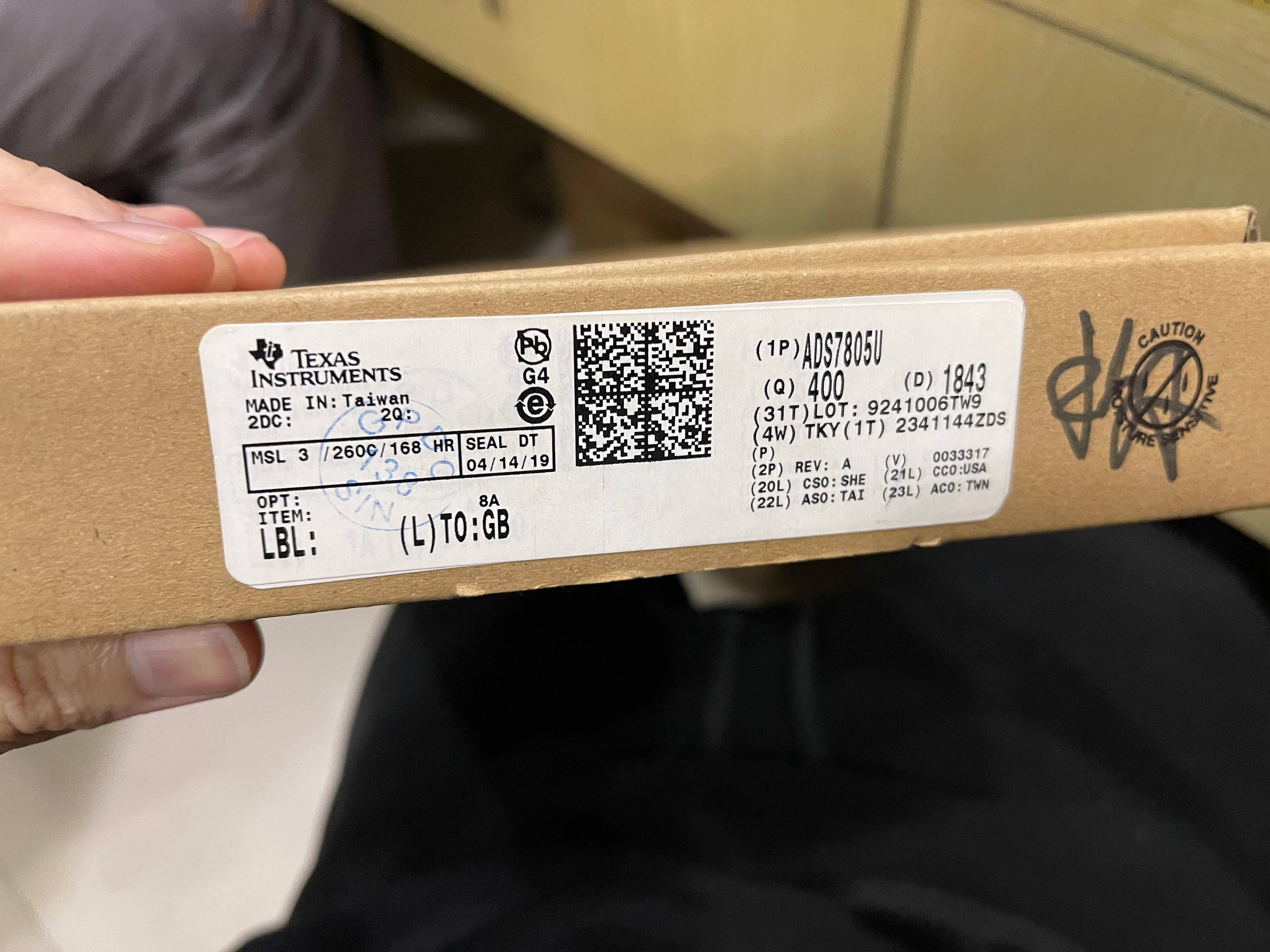 ADS7805U