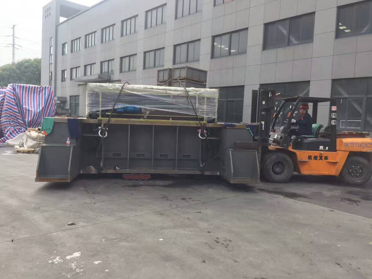卸車(chē)進(jìn)廠(chǎng)