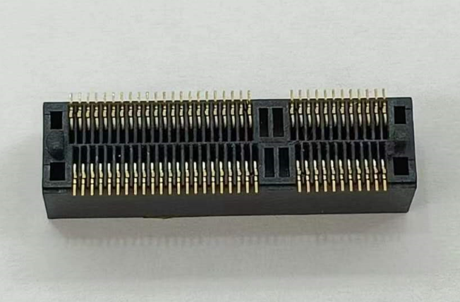 M.2 0.5 Pitch GEN4 H=5.3 67P E KEY 1A SMT立式 LCP
