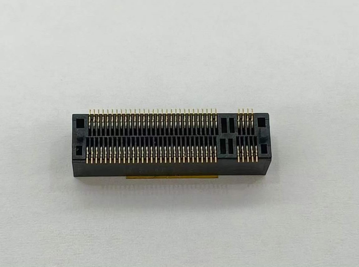 M.2 0.5 Pitch GEN4 H=5.3 67P M Key 1A SMT立式 LCP
