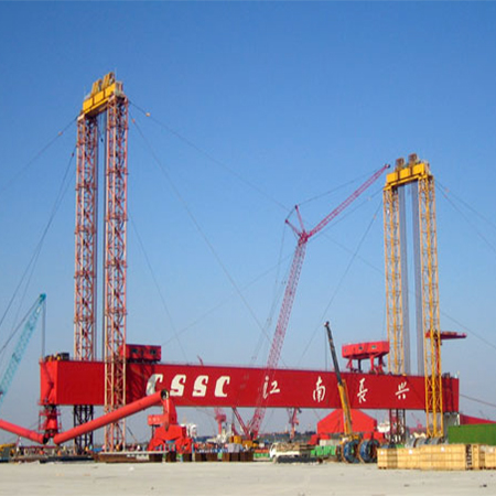 长兴岛江南造船基地600吨龙门吊吊装