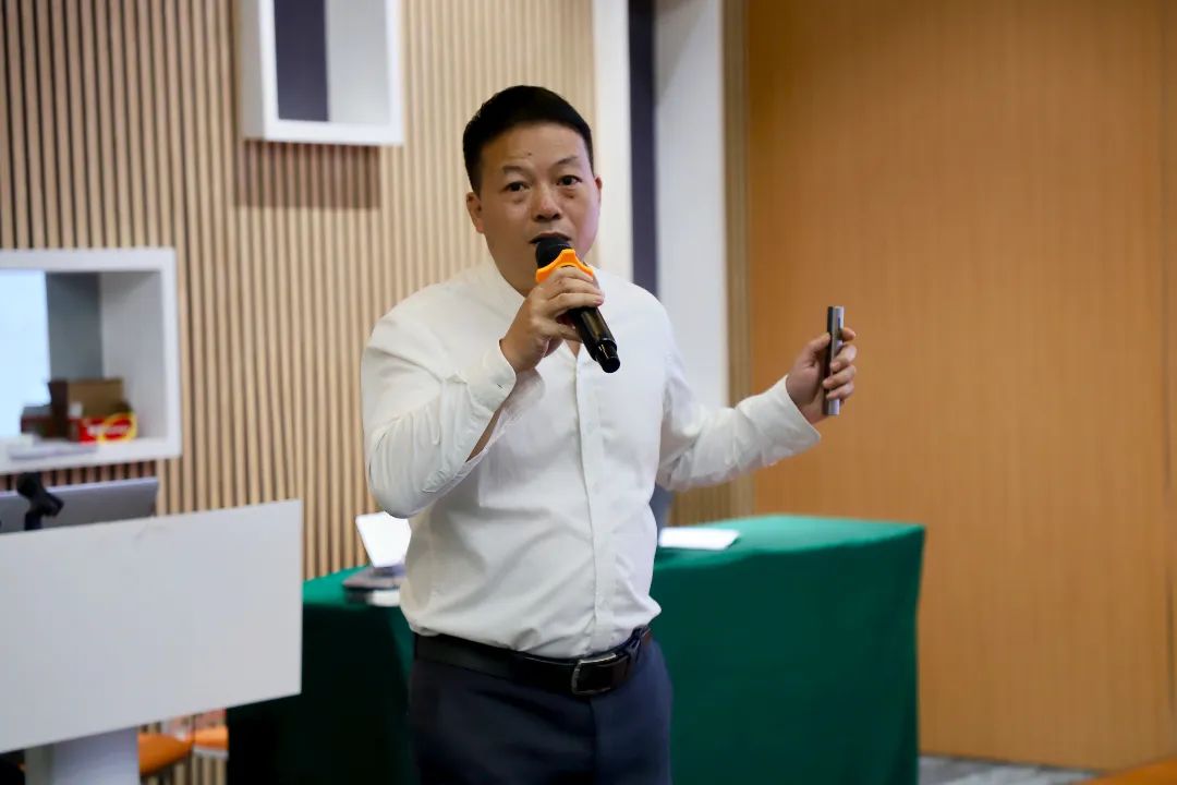 冯民峰.jpg