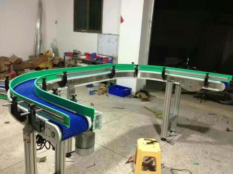 廣東化妝品制造有限公司和上海帛溢自動(dòng)化有限公司合作采購(gòu)83cmm柔性鏈板輸送線