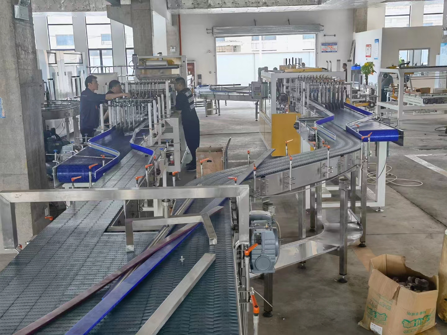 模塊化網(wǎng)鏈傳送帶缺點(diǎn)優(yōu)點(diǎn)都是那些 ，傳送帶如何連接