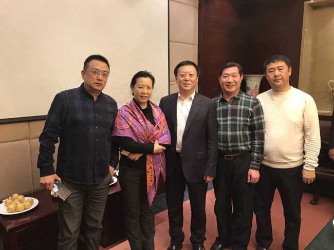 左营口美协主席蔡莹 辽宁美协主席王易霓 营口市委书记赵常富 北京美协秘书长贺成才 昌宇集团李总