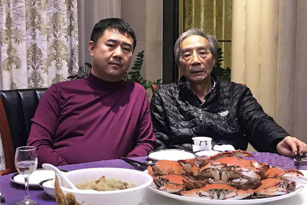 宋雨桂老师与昌宇集团董事长李刚用餐合影