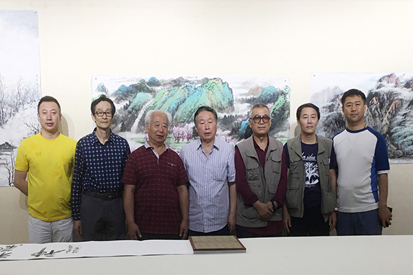 昌宇集团董事长李刚 与国内著名画家 合影