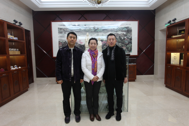 左董事长李刚 辽宁美协主席王易霓 营口青年美协主席郭洪权