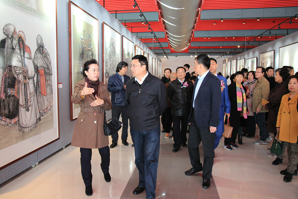 辽宁省美术家协会主席与辽宁省宣传部常务副部长盖成立