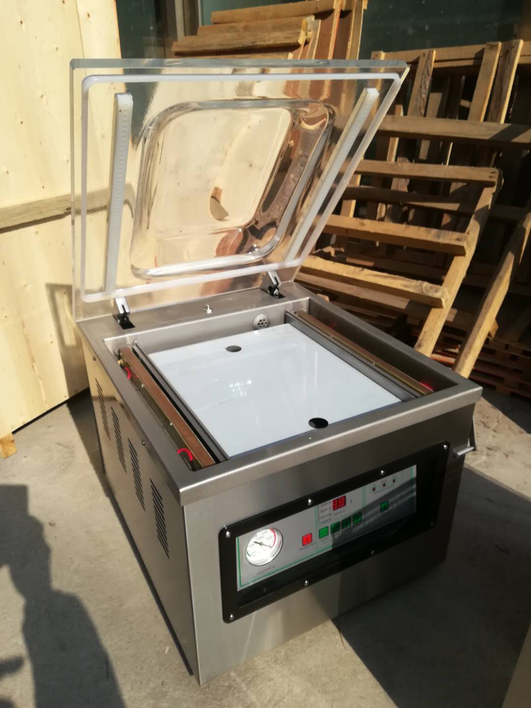 DZ-400/2F 台式充气真空包装机