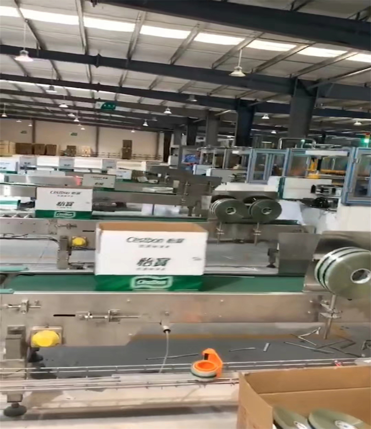 开箱机在纯净水厂的应用