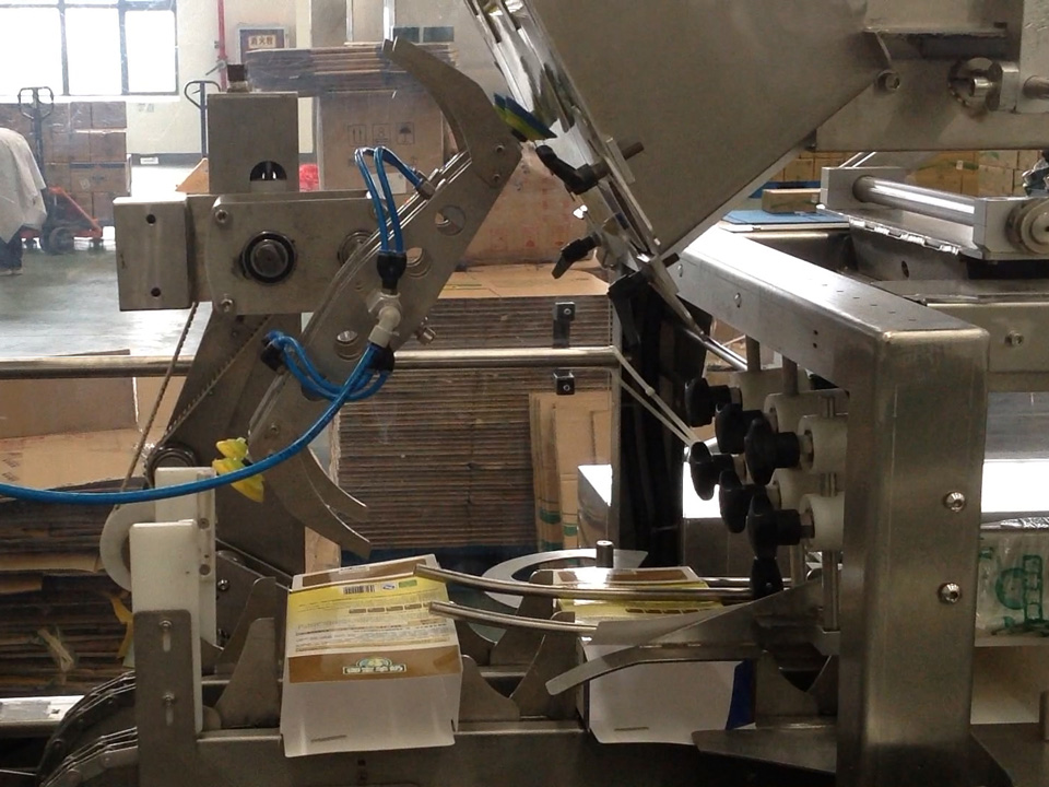 奶粉侧推装盒-单盒机