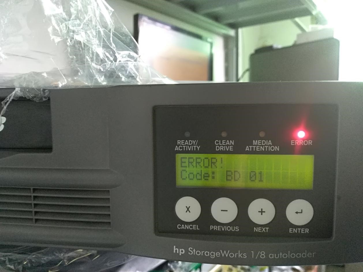 HP Storageworks 1/8 autoloder检测不到磁带