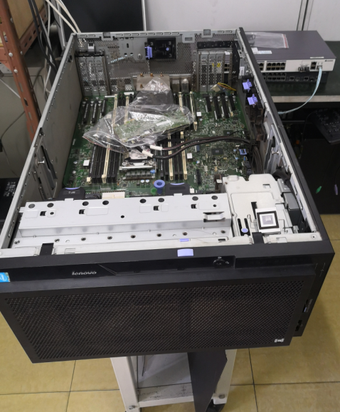 IBM X3500M5服务器不能开机维修