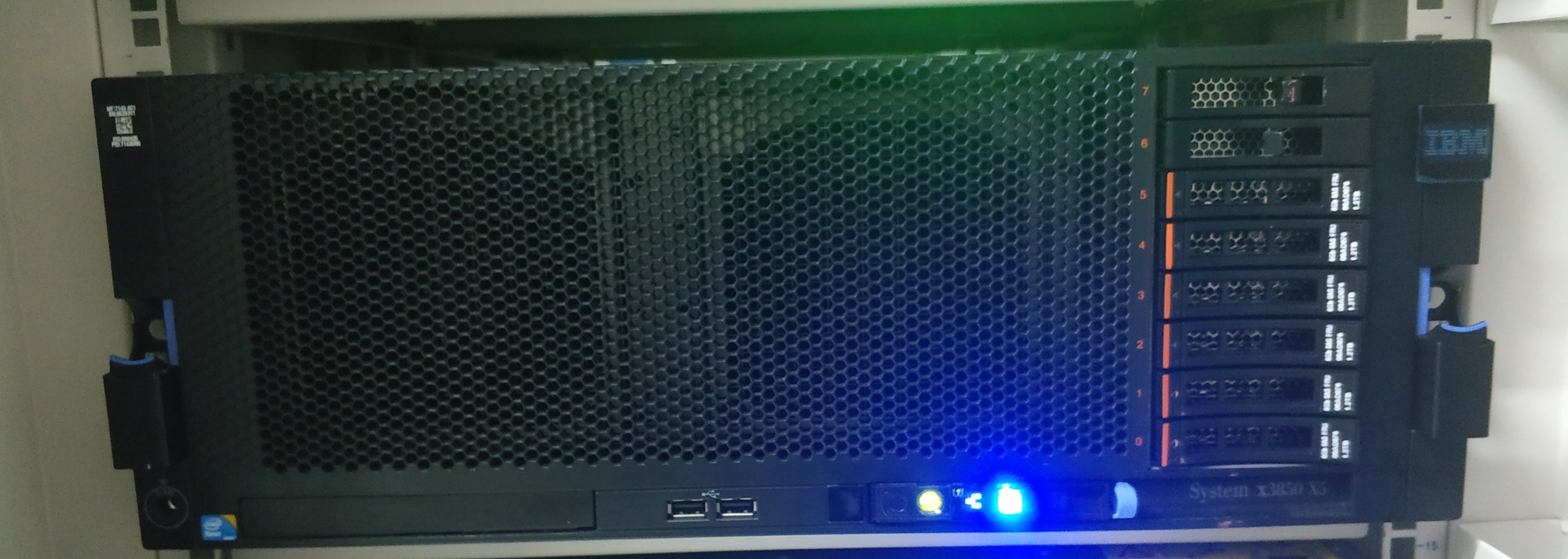 IBM  x3850 X5开机无显示