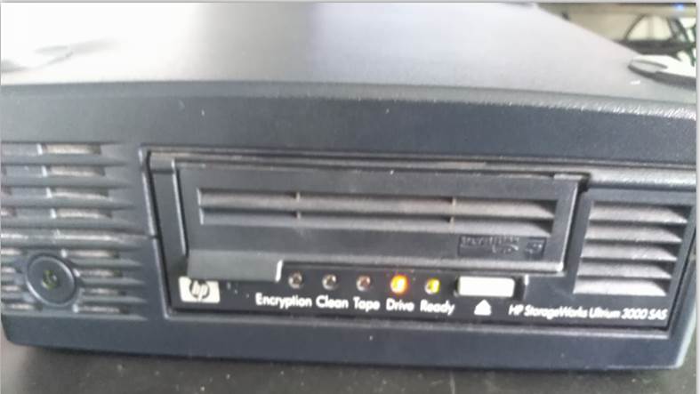 HP LT05 3000 SAS磁带库进水