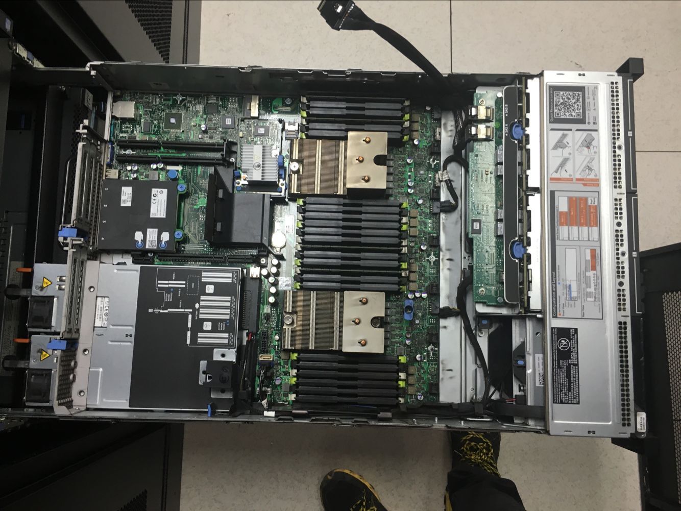 戴尔R720服务器开不了机