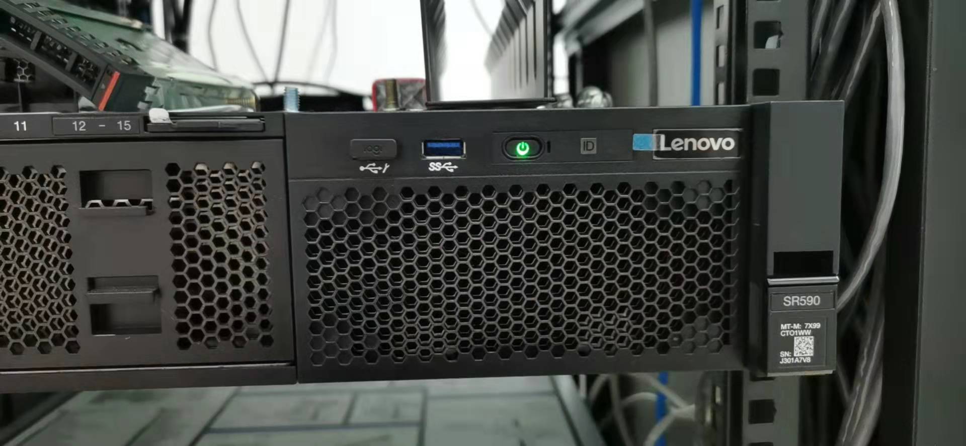 Lenovo SR590服务器无法进入系统