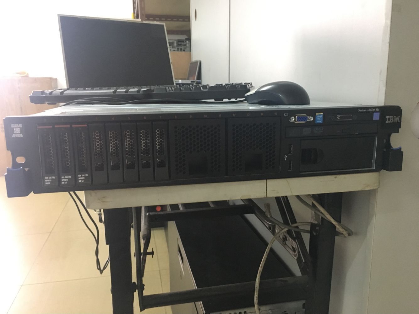 IBM x3650 M4无法进入系统