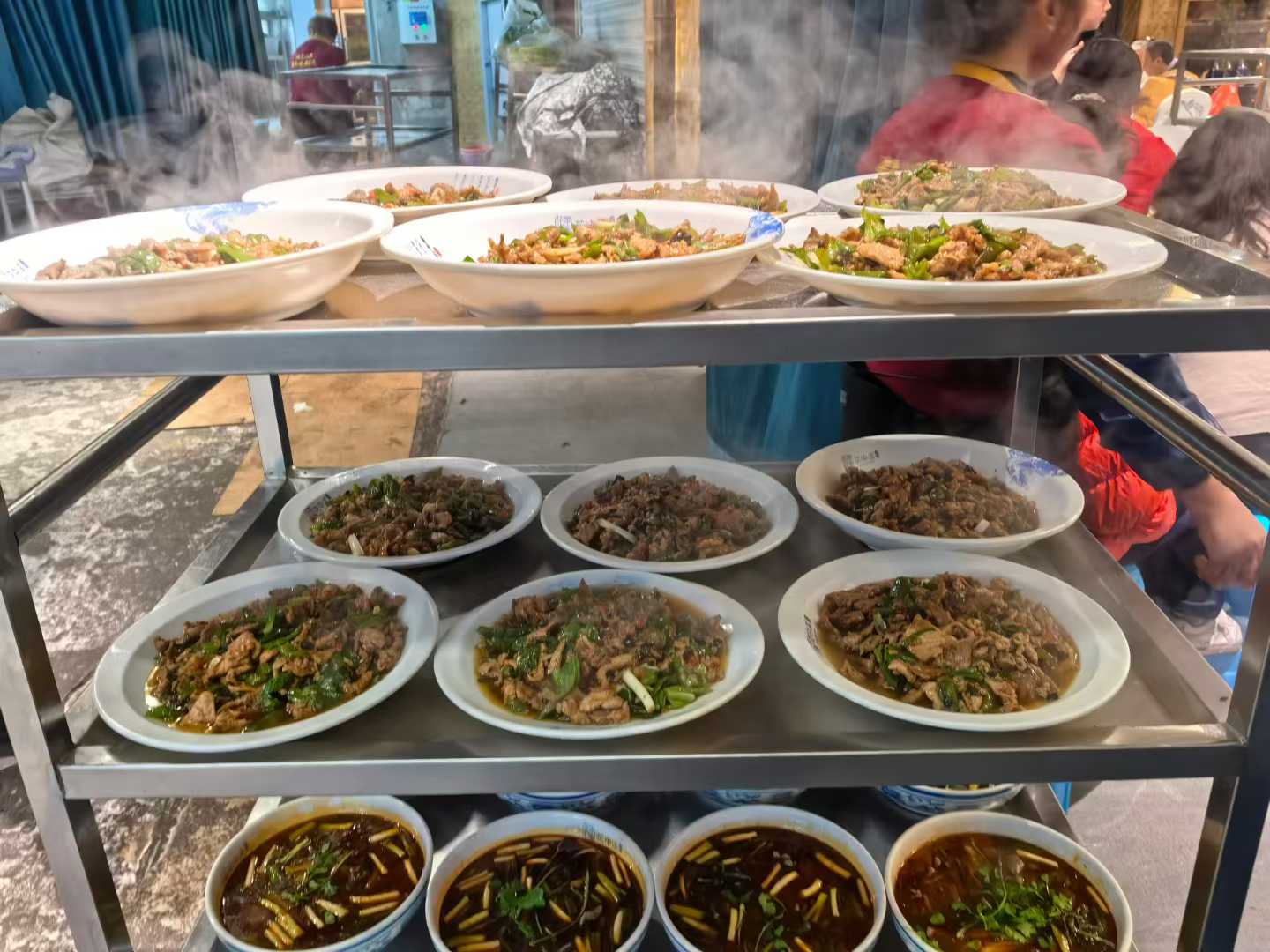 南山花中溪吃刨猪汤、全猪宴（彭水高山土猪）