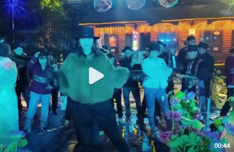 南山花中溪员工时装模特队闪亮登场，不亚于专业人士哟