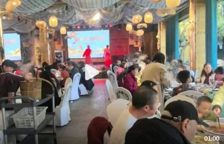 南山花中溪每年的“千人刨猪汤宴”开启