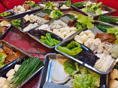 火盆烧烤，新鲜食材