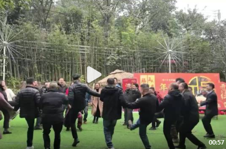 年会，温馨，开心，氛围感拉满