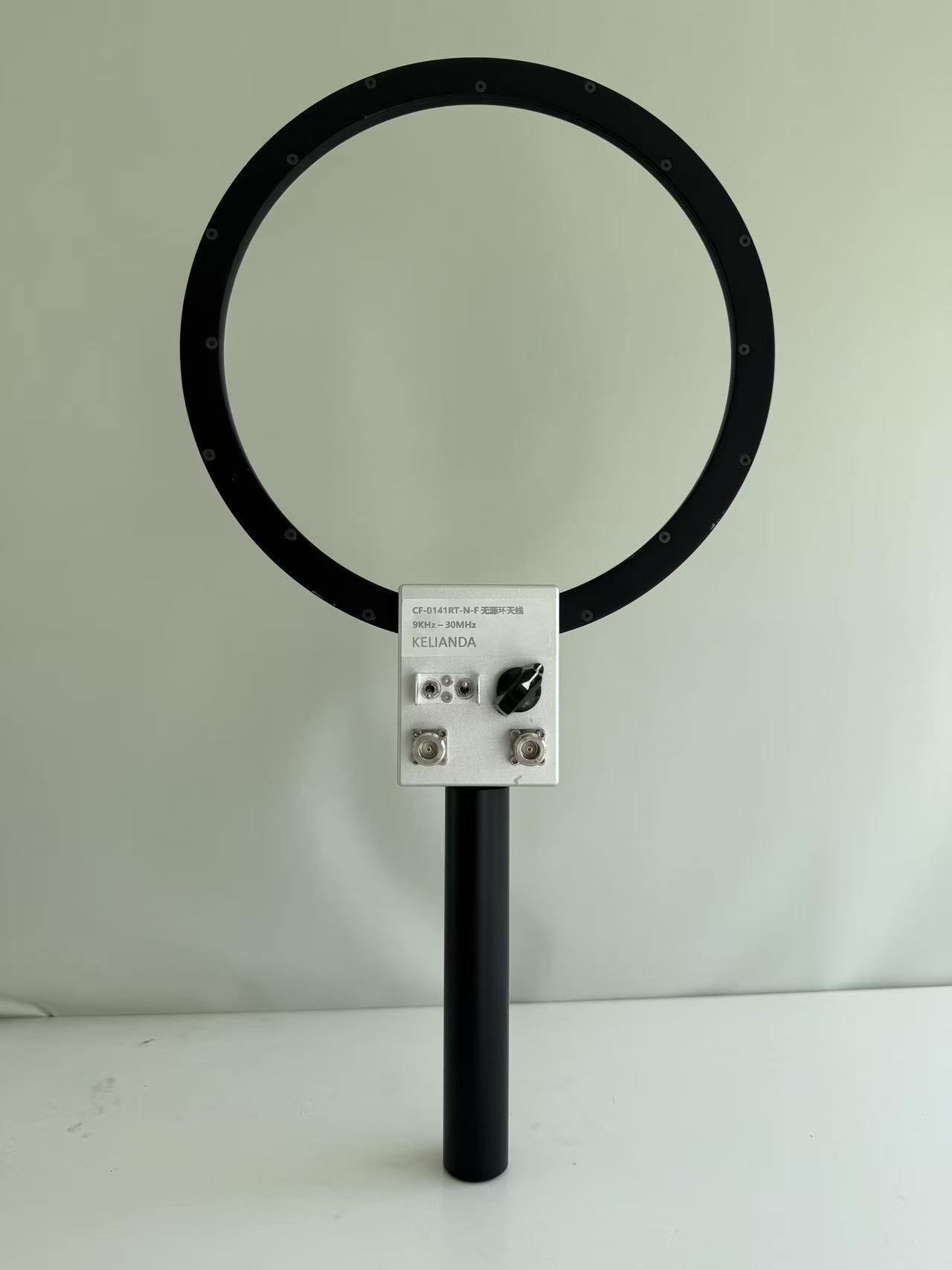 9KHz – 30MHz   环直径 30 cm  屏蔽效能测试环天线