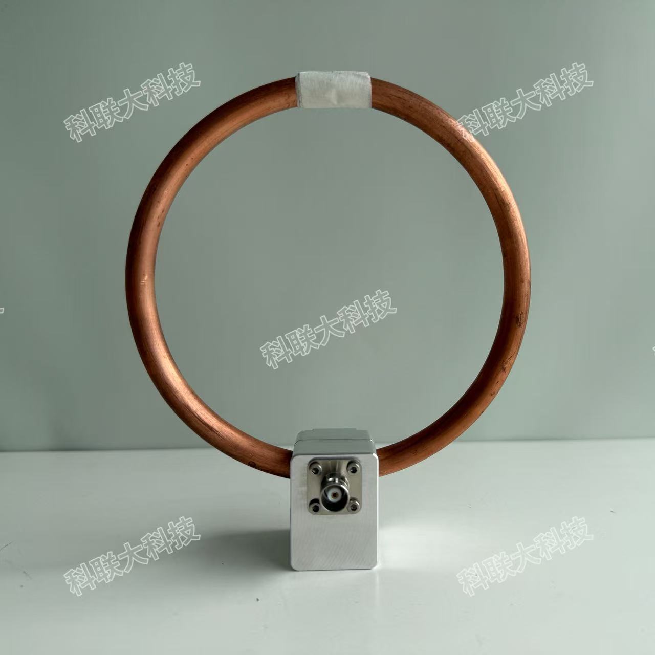 CF-0021M-BNC-F 环直径 13.3cm  20Hz - 1MHz 无源环形天线