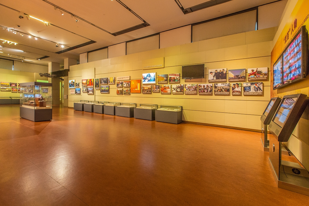 阿姆斯壮塑胶地板