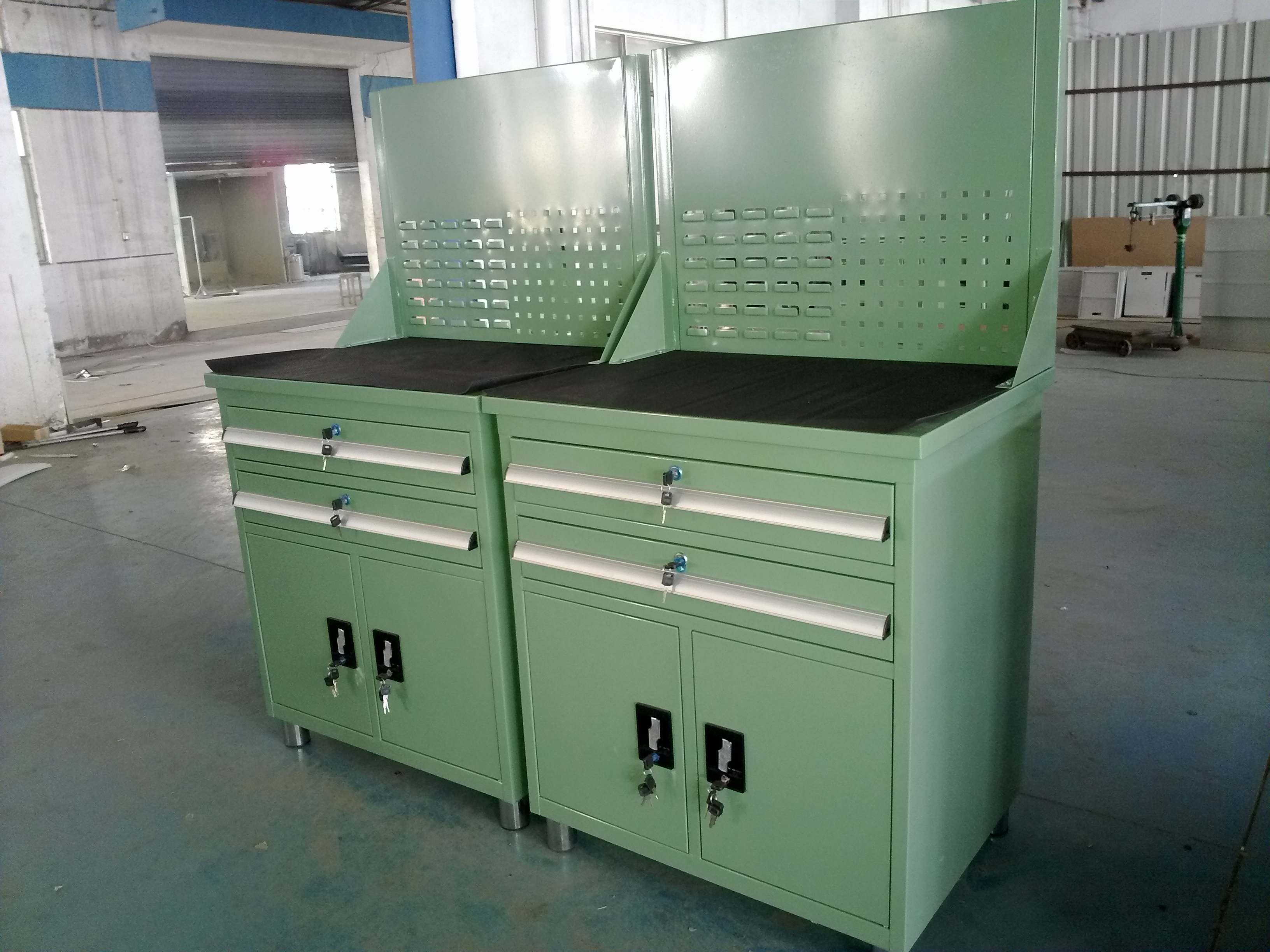 工具柜