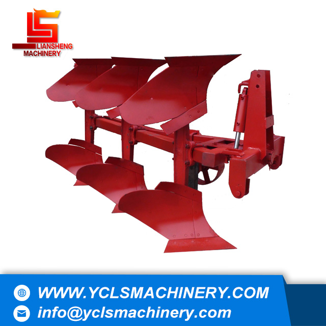 Hydraulic reversible plough