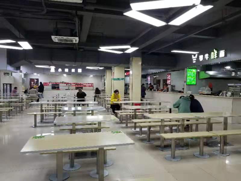 学校食堂