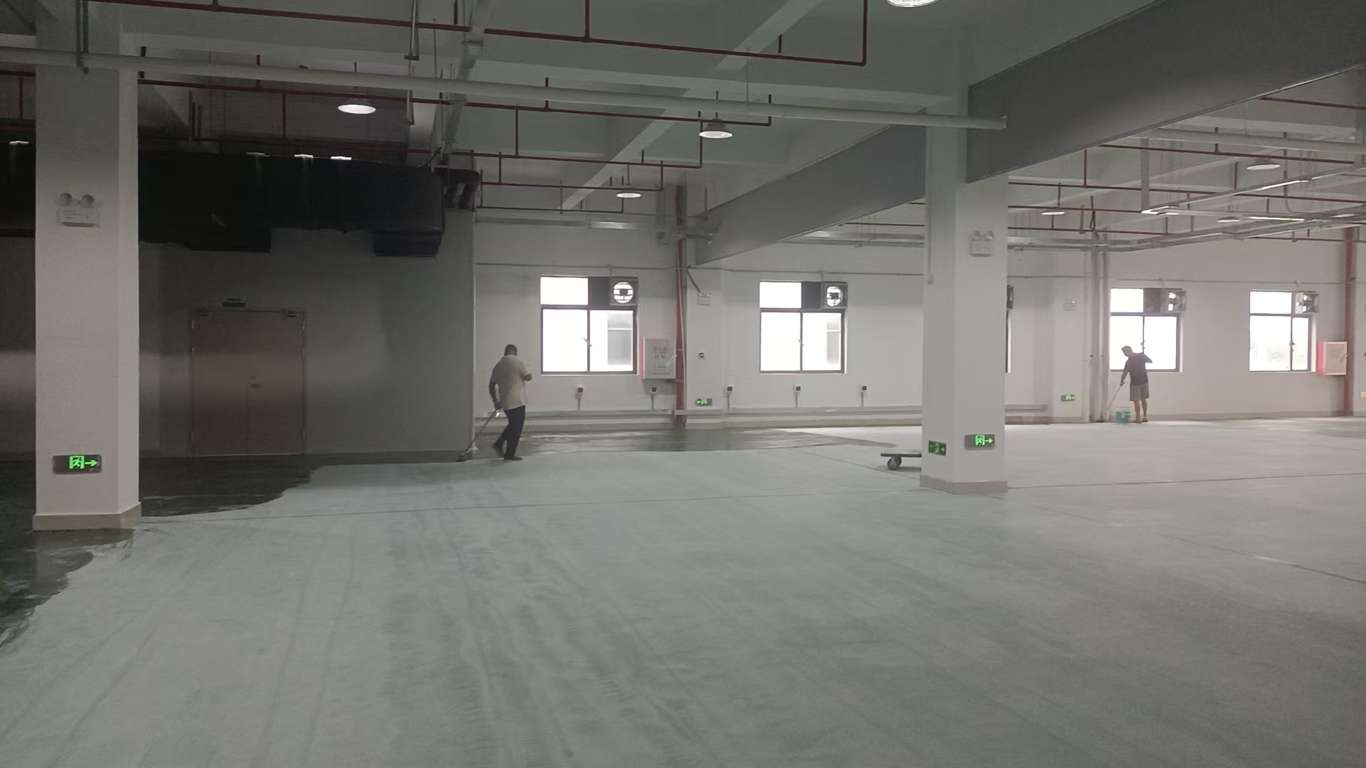 黃埔區聚氨酯耐磨地坪施工中！