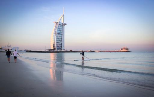 迪拜插座轉(zhuǎn)換器