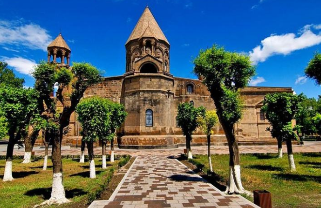 埃奇米亞津旅游指南