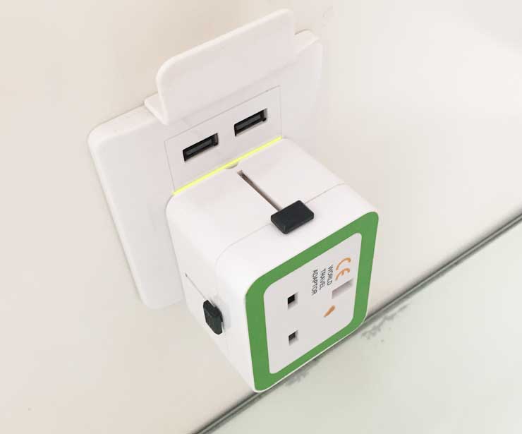 旅行插座转换器