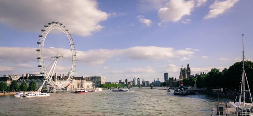 多功能旅行轉換插頭