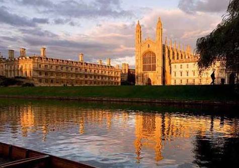 旅行轉(zhuǎn)換器——英國旅行必備電子禮品