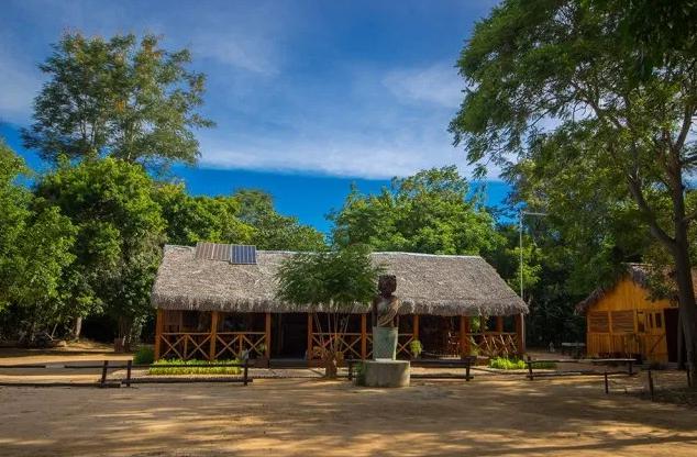 馬達(dá)加斯加插座轉(zhuǎn)換器